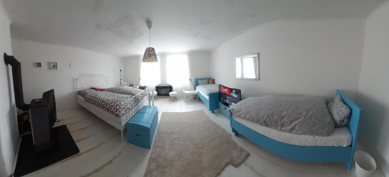 Chalupa Jilemnice: Spacious 5-Bedroom House with Private Garden Exterior photo