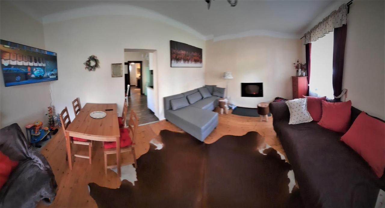 Chalupa Jilemnice: Spacious 5-Bedroom House with Private Garden Exterior photo